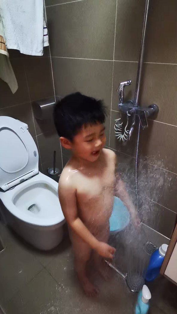 如何培养孩子动手做家务的能力？